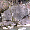篠山層群のブロック化した礫岩<br>
            堆積後間もない時期に形成されたスランプ変形構造と考えられます。<br>
            <br>
            Locality : 丹波市山南町下滝の篠山川河床<br>