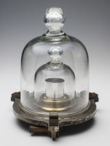 ���{���L���O��������